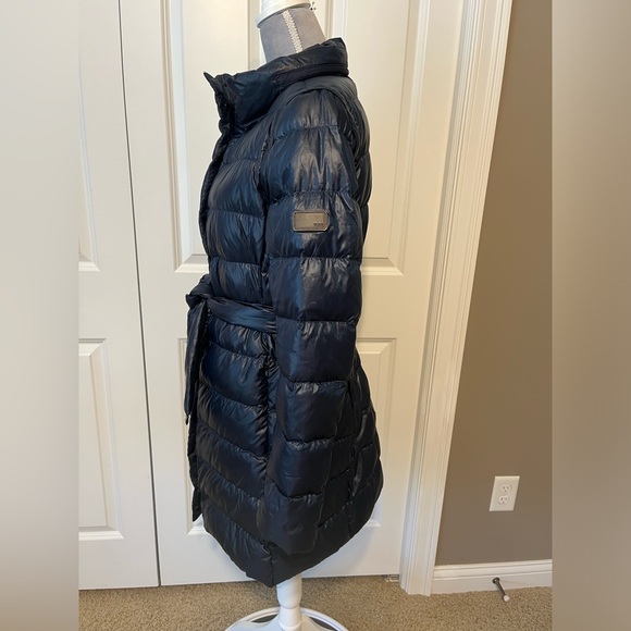 Tumi PAX belted navy blue down filled winter coat jacket Sz. Medium - Picture 9 of 16